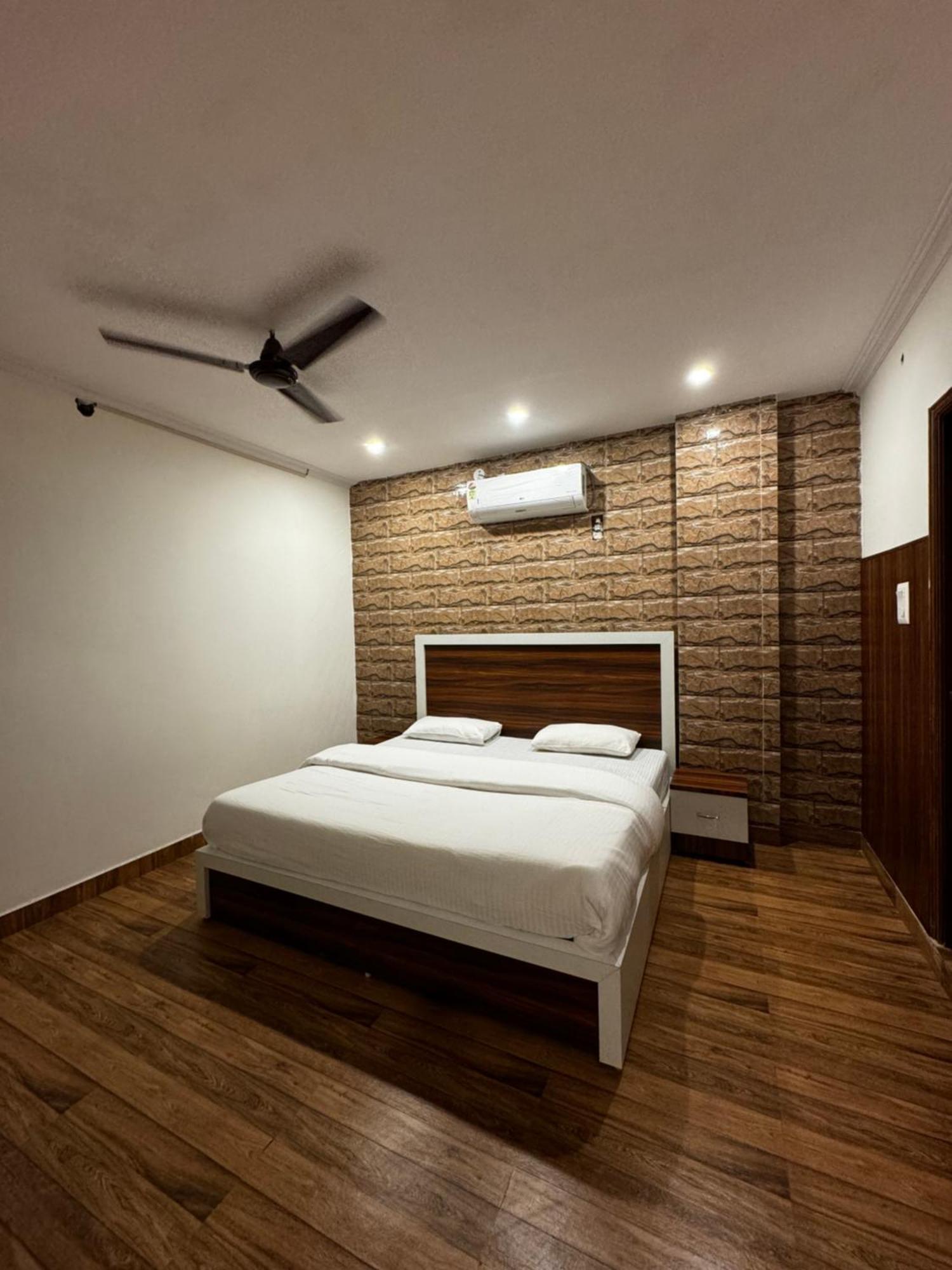 Hotel Walk Inn Faridabad Exteriér fotografie
